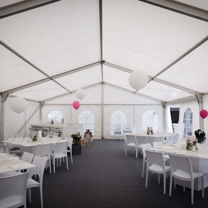 Innenraum Zelt Priester GmbH