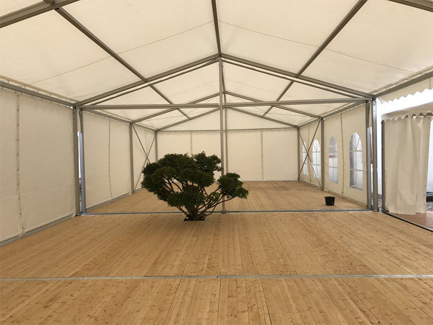 Zeltverleih Saarland Priester GmbH Partyzelt mit Baum